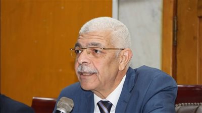رئيس جامعة المنوفية: عقد اللقاءات الدورية بالجهاز الإداري لمناقشة المشاكل وحلها