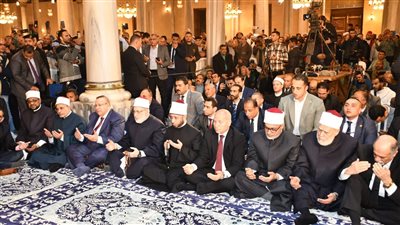 القيادات الدينية يشهدون احتفال إحياء ذكرى الإسراء والمعراج بمسجد الإمام الحسين