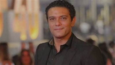 آسر ياسين عن بودكاست والدته: يعكس القيم الإيجابية بعيدًا عن المألوف