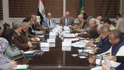 محافظ القليوبية يناقش تحسين مستوى النظافة بشبرا الخيمة والخصوص