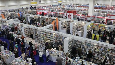 معرض القاهرة للكتاب يتخطى حاجز المليون زائر خلال أيامه الثلاثة منذ انطلاقه 
