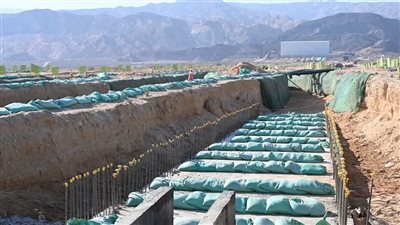 محافظ جنوب سيناء يتابع تنفيذ مشروع الربط الكهربائي بين مصر والسعودية