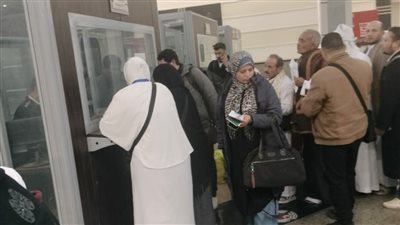 370 معتمرًا يغادرون ميناء سفاجا إلى الأراضي المقدسة 