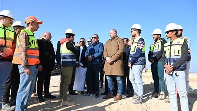 محافظ جنوب سيناء يتابع تنفيذ مشروع الربط الكهربائي بين مصر والسعودية