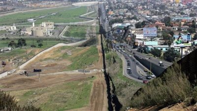 أمريكا تُسجل انخفاضًا ملحوظًا في المهاجرين غير الشرعيين القادمين من المكسيك