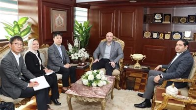 محافظ بني سويف يلتقي وفد سامسونج إلكترونيكس مصر لبحث خطط التوسعات المستقبلية