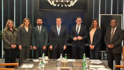   وزير الصحة يبحث مع شركة «فياتريس» التوسع بملف الاستثمارات وتوطين صناعة الدواء