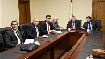 وزير الشباب يناقش مشروعات استثمارية جديدة مع جهاز مشروعات الخدمة الوطنية