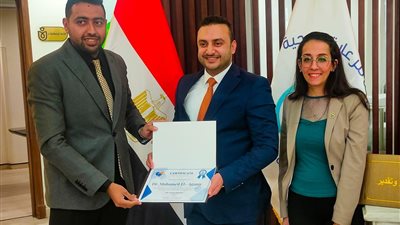 “الرعاية الصحية بالأقصر”  تكرم الكوادر المتميزة بالمنشآت الطبية 