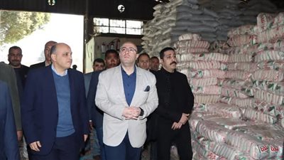 محافظ بني سويف يتفقد مخازن السلع التموينية والمخابز البلدية بالفشن
