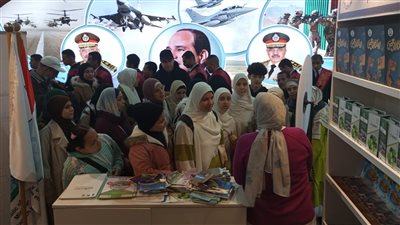 إقبال جماهيري على جناح وزارة البيئة بمعرض الكتاب في دورته الـ56