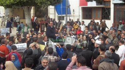 أهالى رشيد يستنجدون بالسيسى لحل مشكلة تلوث المياه