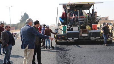  نائب رئيس المجتمعات العمرانية يتفقد المشروعات الجارية بمنطقة الحزام الأخضر بـ 6 أكتوبر