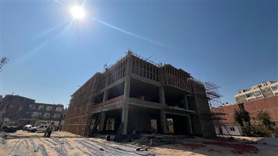  نائب محافظ قنا يناقش موقف تطوير 5 منشآت طبية  