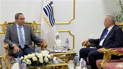  قنا تبحث التعاون مع شركة مصر للأسمنت 