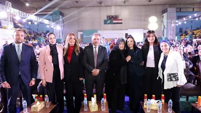 مايا مرسي في احتفالية توزيع تجهيز 250 عروسة بالشرقية