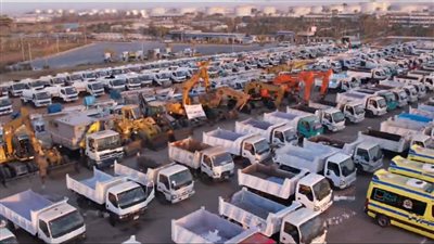 محافظ أسيوط يشهد اصطفاف معدات المراكز والأحياء والقطاعات الخدمية للتأكد من جاهزيتها 