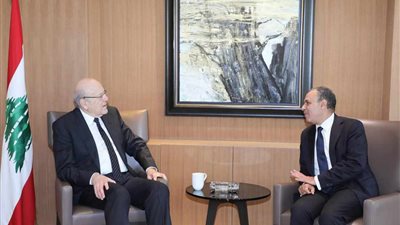 وزير الخارجية يؤكد دعم مصر للبنان خلال لقاءه رئيس حكومة تسيير الأعمال