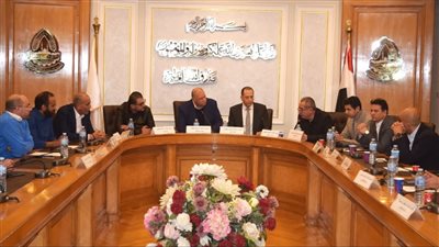 شُعبة المحمول تناقش مقترحات لتوطين الصناعة وضبط سوق المحمول في اجتماع موسع