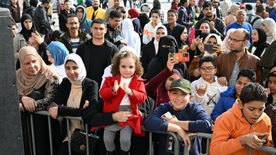 معرض الكتاب يتخطى الثلاثة ملايين ونصف  زائر خلال ثمانية أيام 