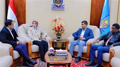 رئيس جامعة الأقصر تستقبل مؤسسي 