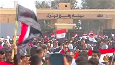 مواطنون مصريون بعد تصريحات دونالد ترامب بتهجير الفلسطينيين: “انت بتحلم ومصر مش بتتهدد”