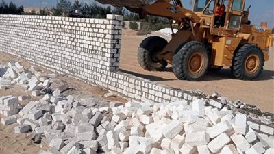 إزالة 19 حالة تعد على الأراضي الزراعية وأملاك الدولة بالبحيرة