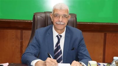 رئيس جامعة المنوفية يترأس إجتماع لجنة المختبرات والأجهزة العلمية 