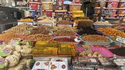 ياميش رمضان في مصر.. تقليد متجذر وتحديات اقتصادية في 2025