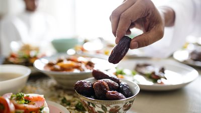 هل من لم يصم تطوعً خلال السنة لا يجوز له صيام شعبان؟