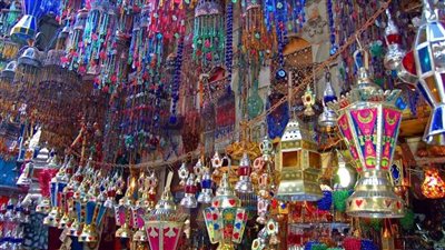 فوانيس رمضان 2025.. بين الإبداع التقليدي والابتكار الحديث رحلة الأسعار تبدأ من الجمال وتنتهي بالجيب