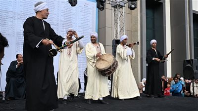 سوهاج للفنون الشعبية تواصل إبداعاتها بمعرض الكتاب