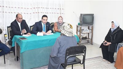 نائب محافظ الفيوم يعقد لقاء لخدمة المواطنين بالعجميين وهوارة المقطع