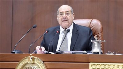 رئيس الشيوخ يفتتح أعمال الجلسة العامة بمناقشة 