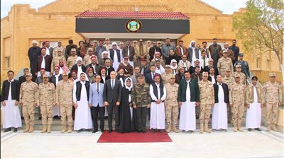قيادة المنطقة الغربية العسكرية تستقبل عددًا من شيوخ وعواقل القبائل بمرسى مطروح 