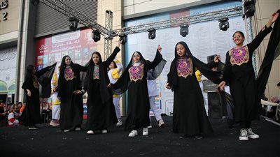 عروض فنية واستعراضية تضيء مسارح بلازا 1 و 2 بمعرض الكتاب