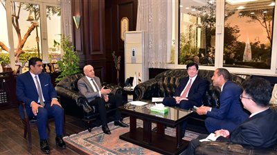 محافظ الأقصر يستقبل رئيس مجلس إدارة الاتحاد الصيني للفنون والآداب