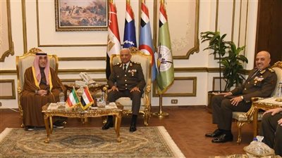 وزيرالدفاع يلتقي النائب الأول لرئيس مجلس الوزراء الكويتى