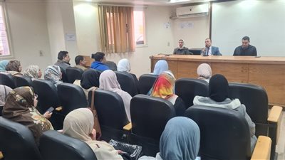 وكيل صحة البحيرة يلتقي فرق الثقافة الصحية والإتصال الجماهيري 