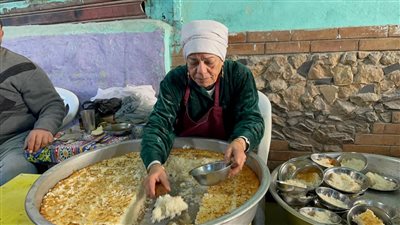 بالفيديو .. الحاجة بحرية صاحبة أقدم تكية بالإسكندرية