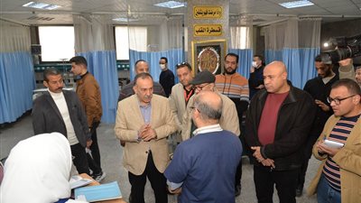 محافظ أسيوط يتابع سير العمل بمستشفى أسيوط العام