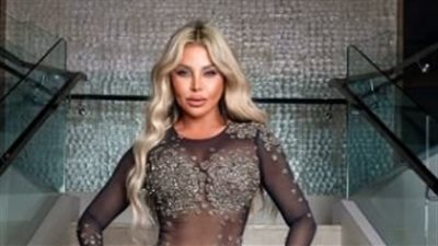 رزان مغربي تواكب موضة 2025 