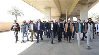 محافظ المنيا يتفقد أعمال إنشاء موقف سيارات بنى مزار الجديد 