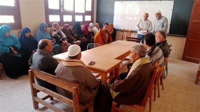 ورش عمل لتحليل المحتوي للمواد الدراسية بأزهر الشرقية 