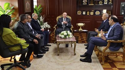 محافظ بني سويف يبحث مع 