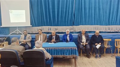 تفعيل مبادرات دهان الفصول وإزرع شجرة وسلم كتابك وقرأت لك بمدارس الفيوم