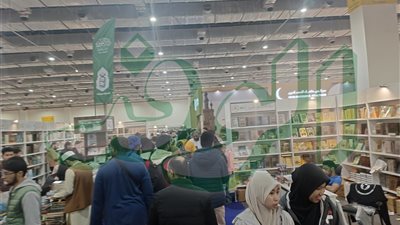 في يومه الـ11.. إقبال كثيف على جناح الأزهر بمعرض الكتاب من حول العالم