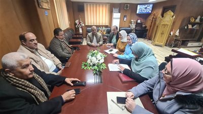 وكيل صحة البحيرة يناقش منظومة التخلص  من النفايات الطبية 