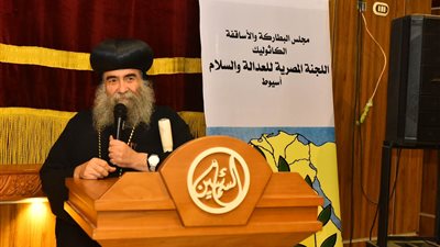 محافظ أسيوط يشهد فعالية 