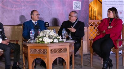 الدكتور أحمد زايد فى ندوة ببيت السحيمى: الحداثة المتسارعة تشكل تهديدًا على التراث والهوية 